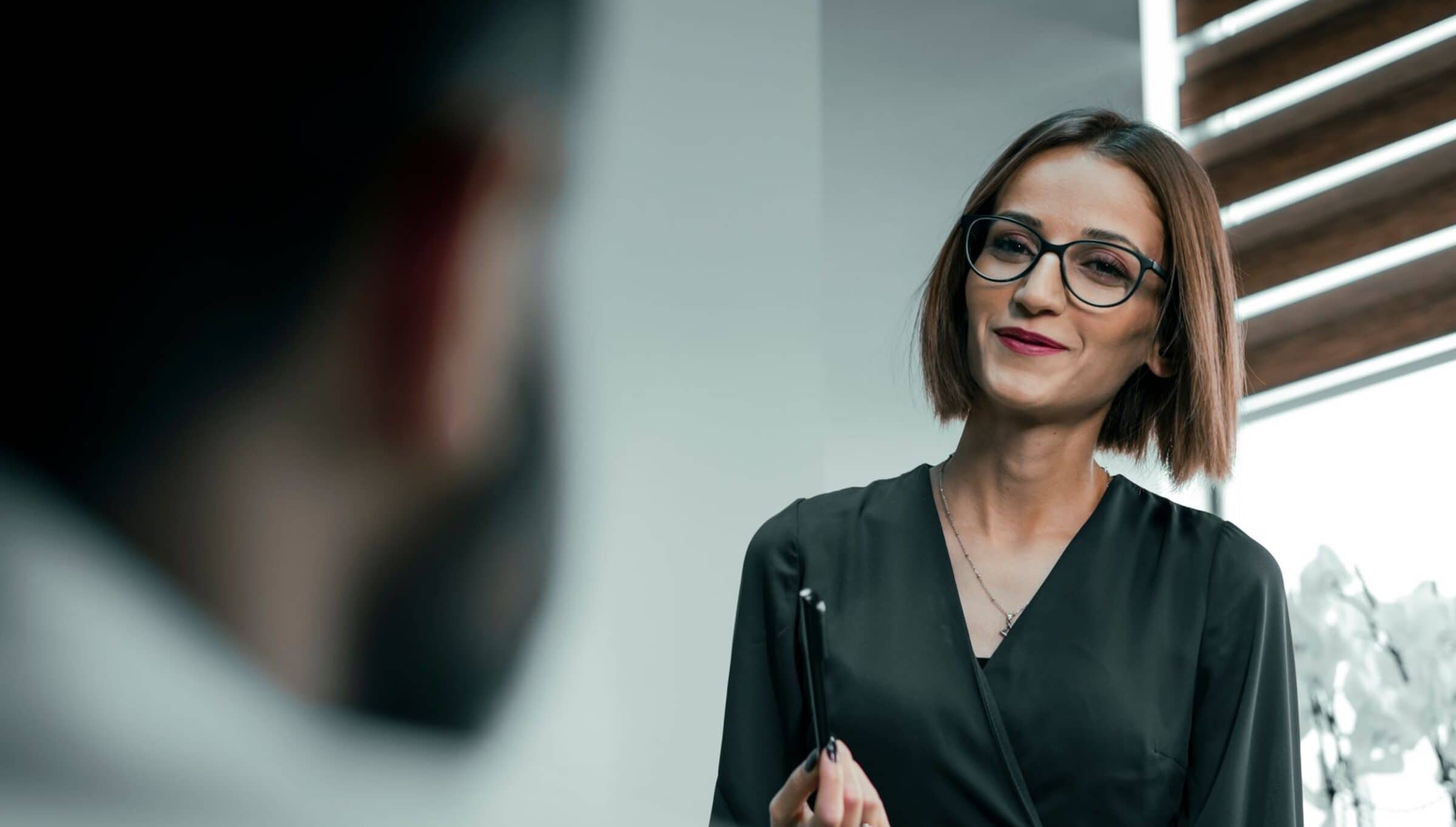 A LeSoluxon advisor presents an offer to a client